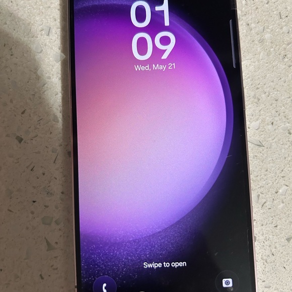 Samsung Galaxy S23. Phone in purple - Picture 11 of 11